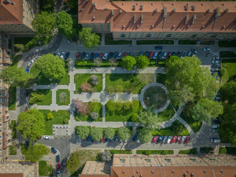 Letecký pohled na zrekonstruované náměstí J. Nerudy v Ostravě-Porubě