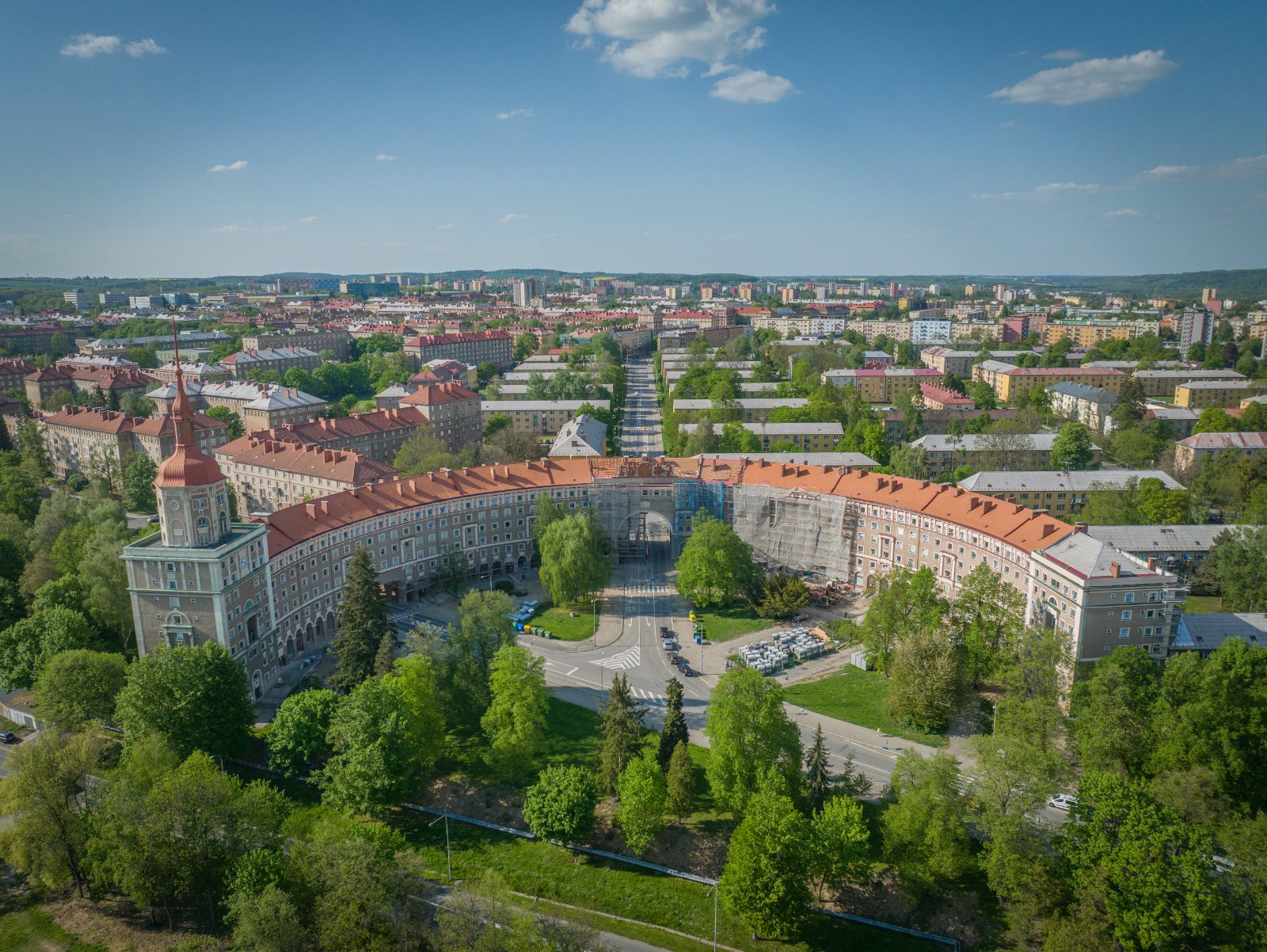 Porubský Oblouk po kompletní rekonstrukci s upraveným předprostorem